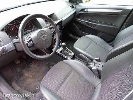 Opel Astra Benzyna 1.  8 16V 2009